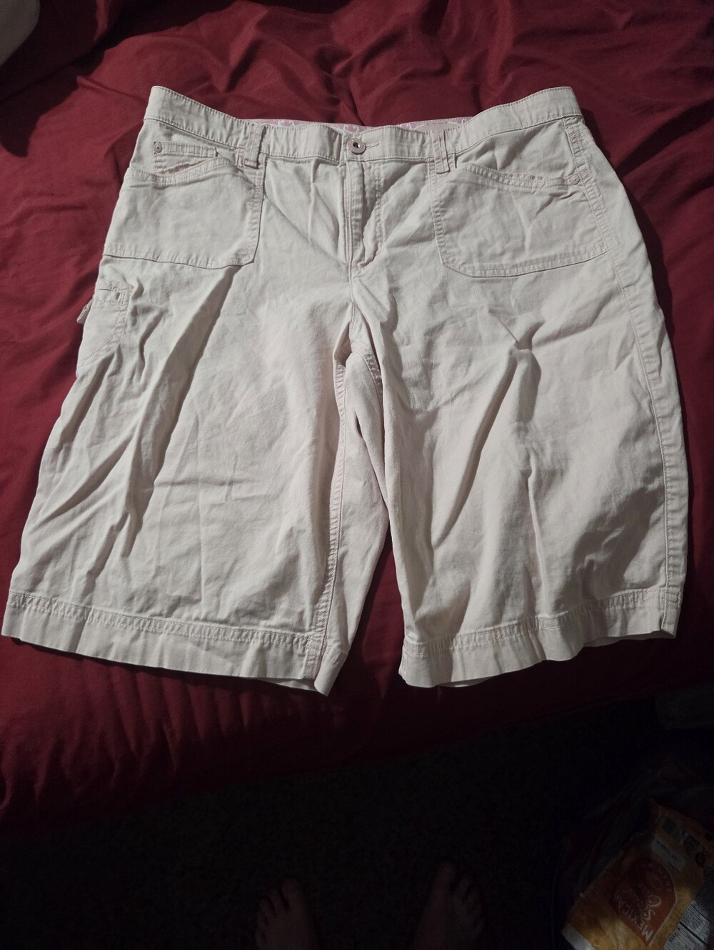 Gloria Vanderbilt cargo short size 16